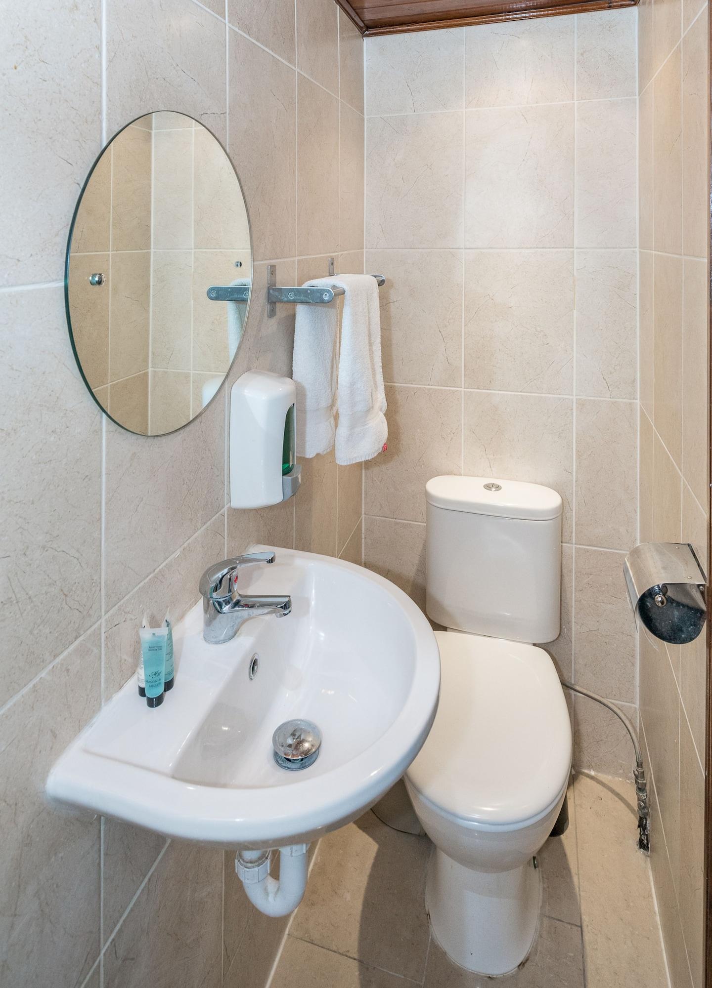 Oyo Abbey Hotel, London Shepherd'S Bush Market Extérieur photo