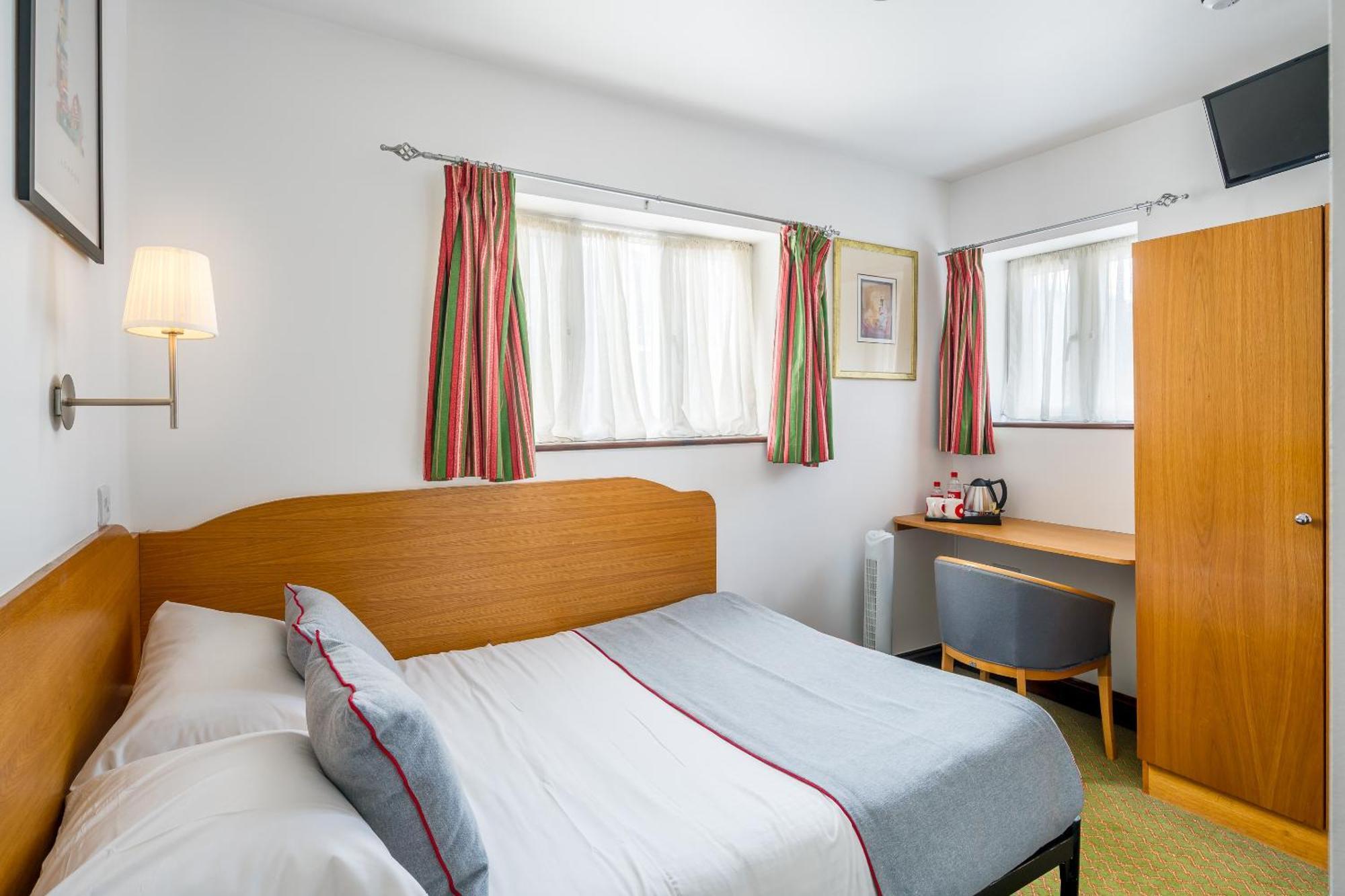 Oyo Abbey Hotel, London Shepherd'S Bush Market Extérieur photo