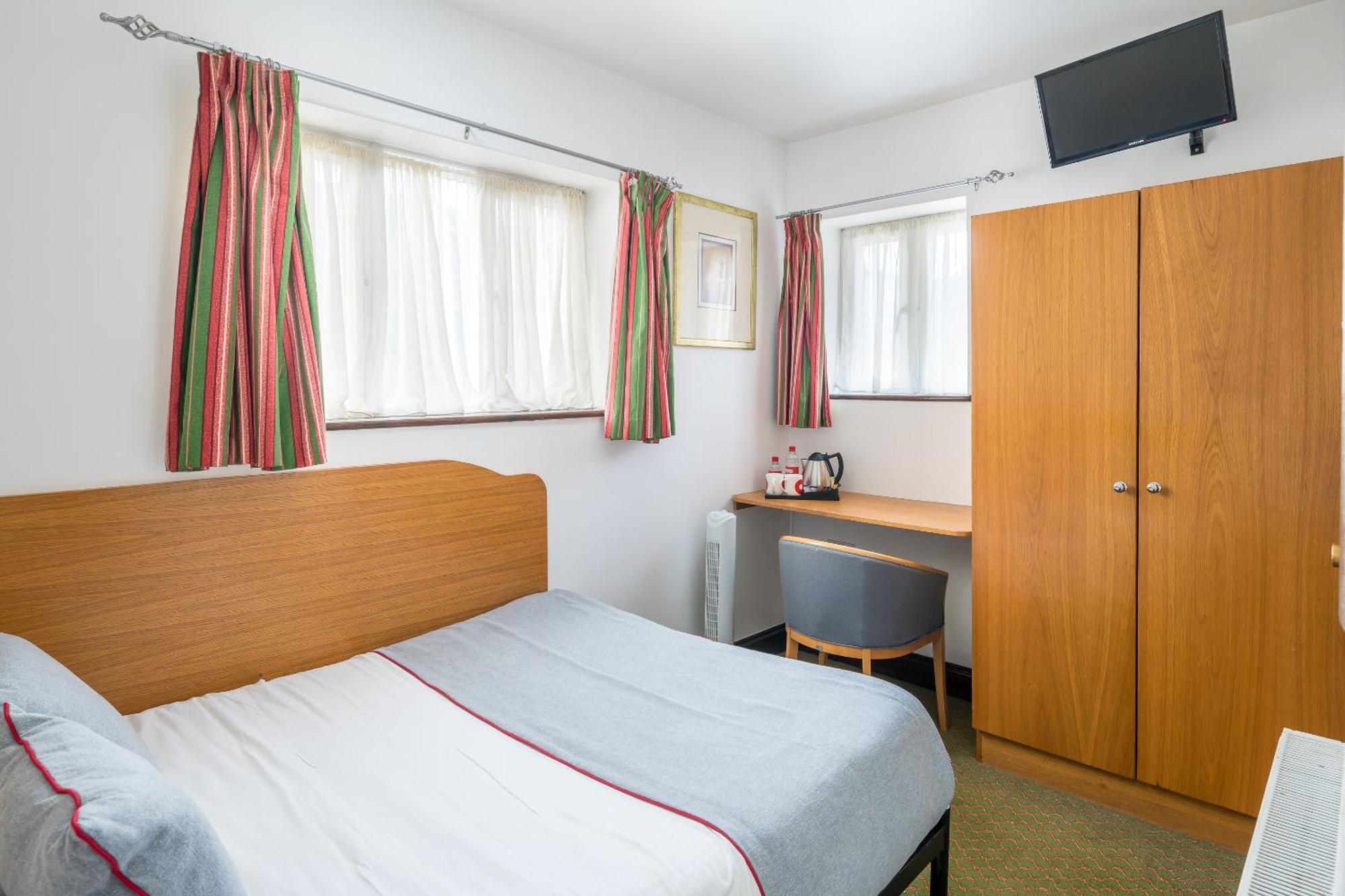Oyo Abbey Hotel, London Shepherd'S Bush Market Extérieur photo