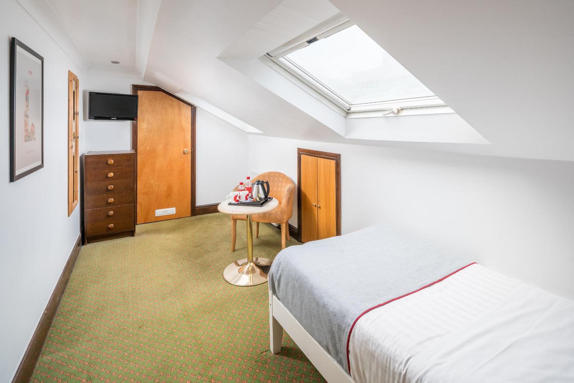 Oyo Abbey Hotel, London Shepherd'S Bush Market Extérieur photo